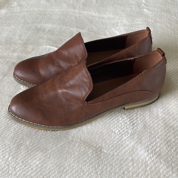 Brown Flats/Loafers - Picture 4 of 7